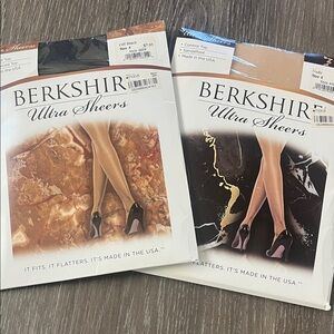 Berkshire Ultra Sheers Pantyhose in Nude and Off Black
